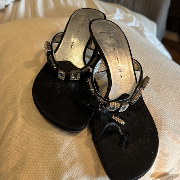 Giuseppe Zanotti design heels with emerald cut Swarovski crystals - Picture 4 of 8